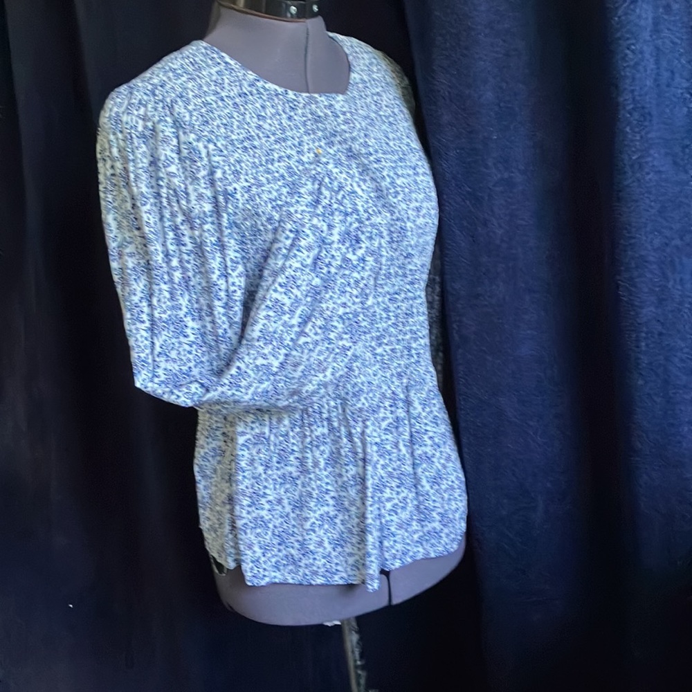 pretty smocked blouse size m - Picture 6 of 8